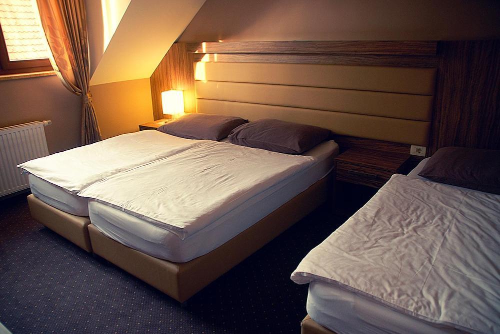Hotel Opara Trebnje ภายนอก รูปภาพ