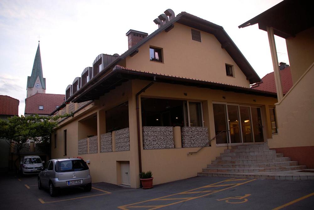 Hotel Opara Trebnje ภายนอก รูปภาพ